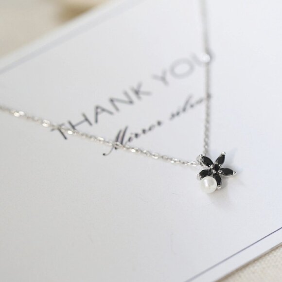 NEW 925 Sterling Silver Pearl Flower Necklace - Picture 5 of 6